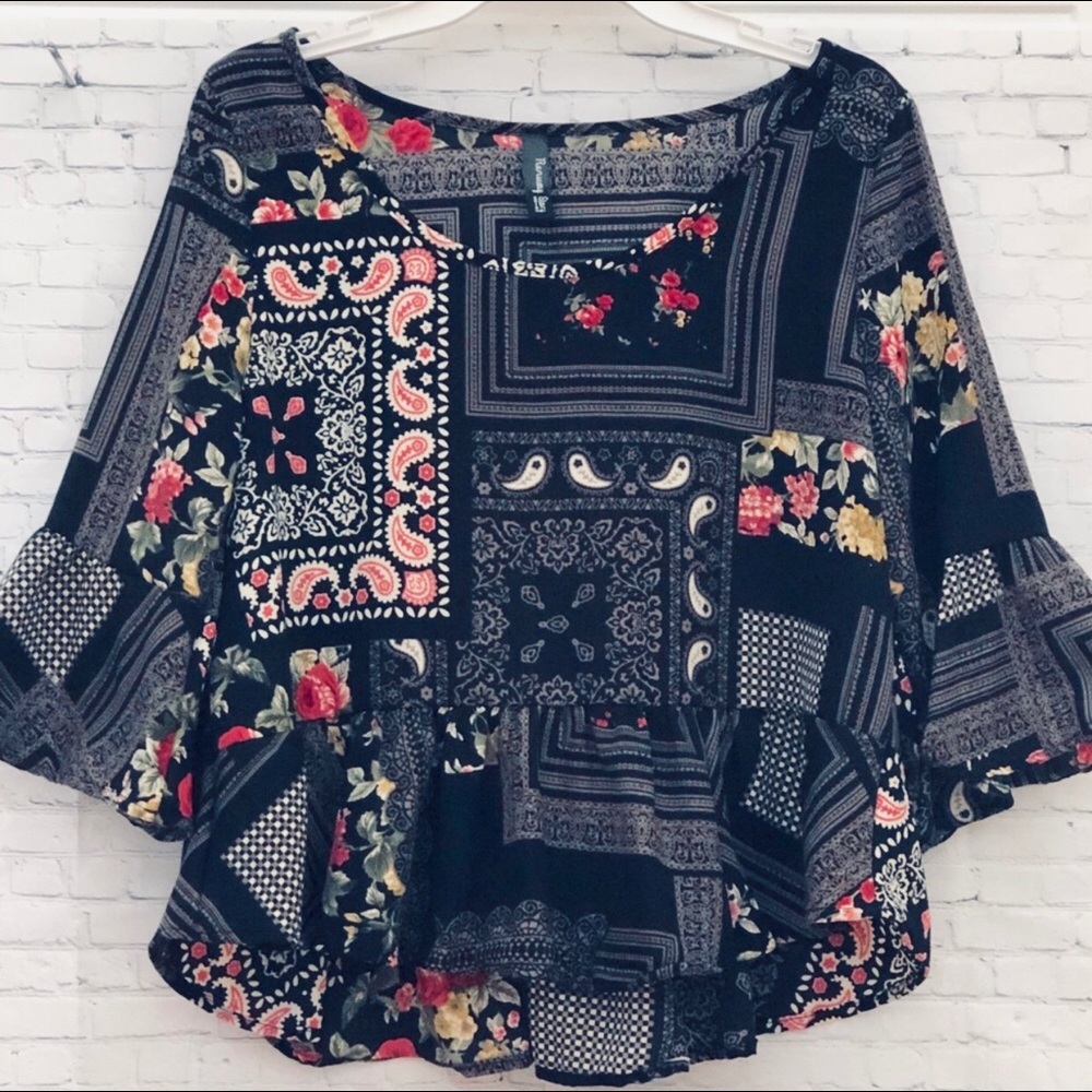 Runway Story Black Floral Crop Top Women Small